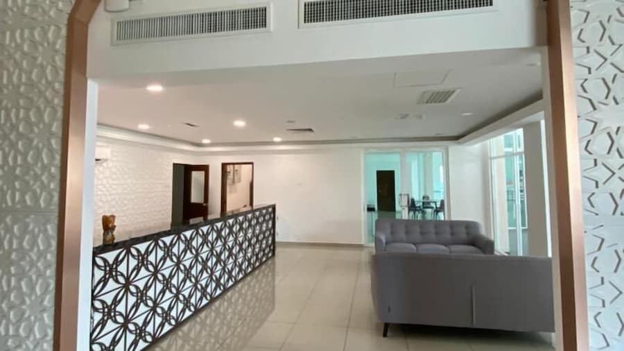 Cafe & Capital O 90756 Cara Hulu Hotel