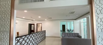 Cafe & Capital O 90756 Cara Hulu Hotel