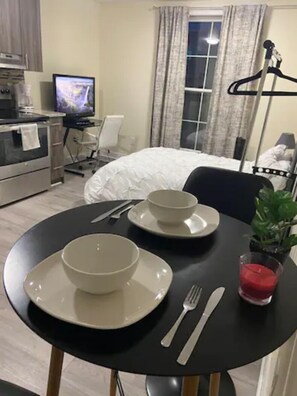 Standard Studio Suite - CDQI Hotel (Ottawa)