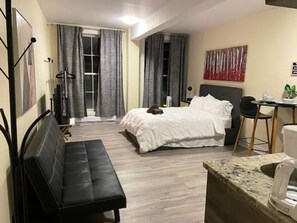 Standard Studio Suite - CDQI Hotel (Ottawa)