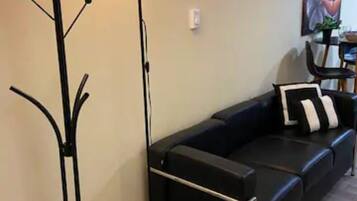 Standard Studio Suite | Laptop workspace, free WiFi, bed sheets