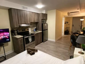 Room - CDQI Hotel (Ottawa)