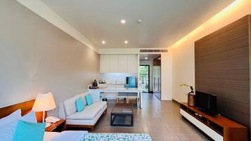 Classic-Studio, Balkon, Gartenblick | Zimmersafe, Schreibtisch, kostenloses WLAN