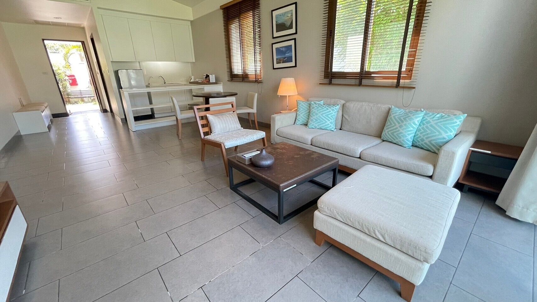 Premier Quadruple Room, Balcony, Park View | Living area