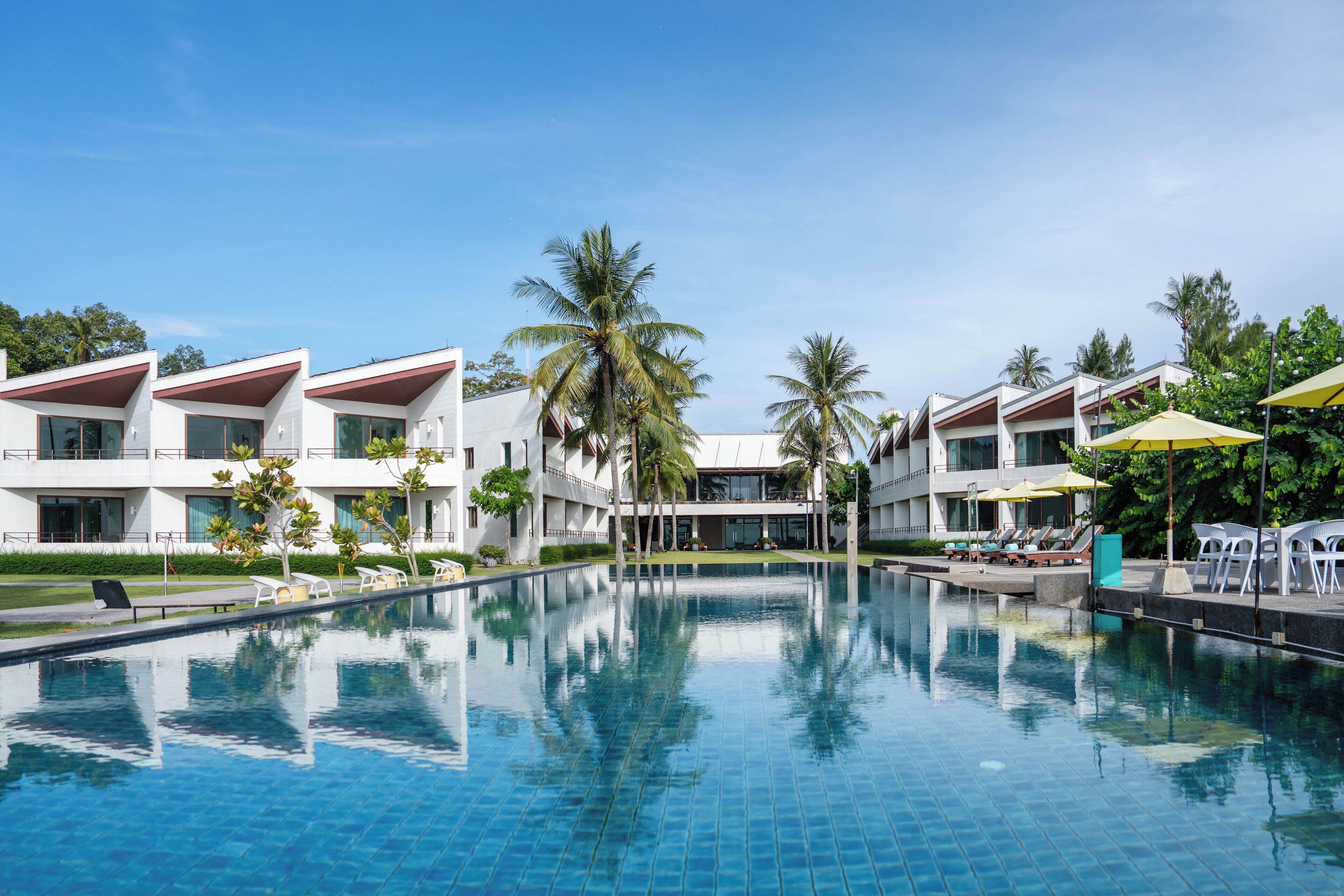 15 piscinas externas