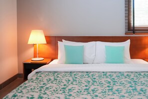 In-room safe, desk, free WiFi