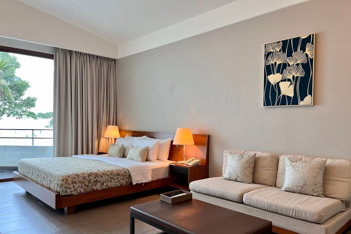Classic Studio, Balcony, Partial Sea View | In-room safe, desk, WiFi (free)
