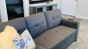 TV - Sunshine Studio Colorado - A really cool tiny home! (Colorado Springs)