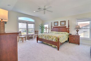 6 bedrooms, free WiFi, bed sheets - 7076 JMJ Seascape * Oceanfront * Pool * Hot Tub (Nags Head)
