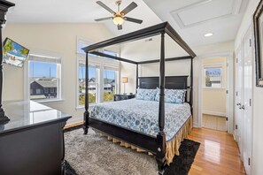 5 bedrooms, free WiFi, bed sheets