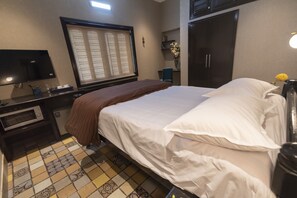 7 Schlafzimmer, Schreibtisch, kostenloses WLAN, Bettwäsche