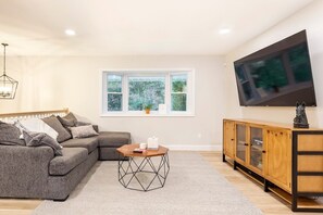 Télévision, cheminée