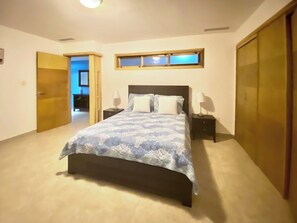 Iron/ironing board, WiFi, bed sheets, wheelchair access