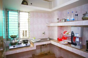 Private kitchen - 💗AC,ATTACH BATH ROOM,NEAR LALMATIA MOHAMADPUR (Dhaka)