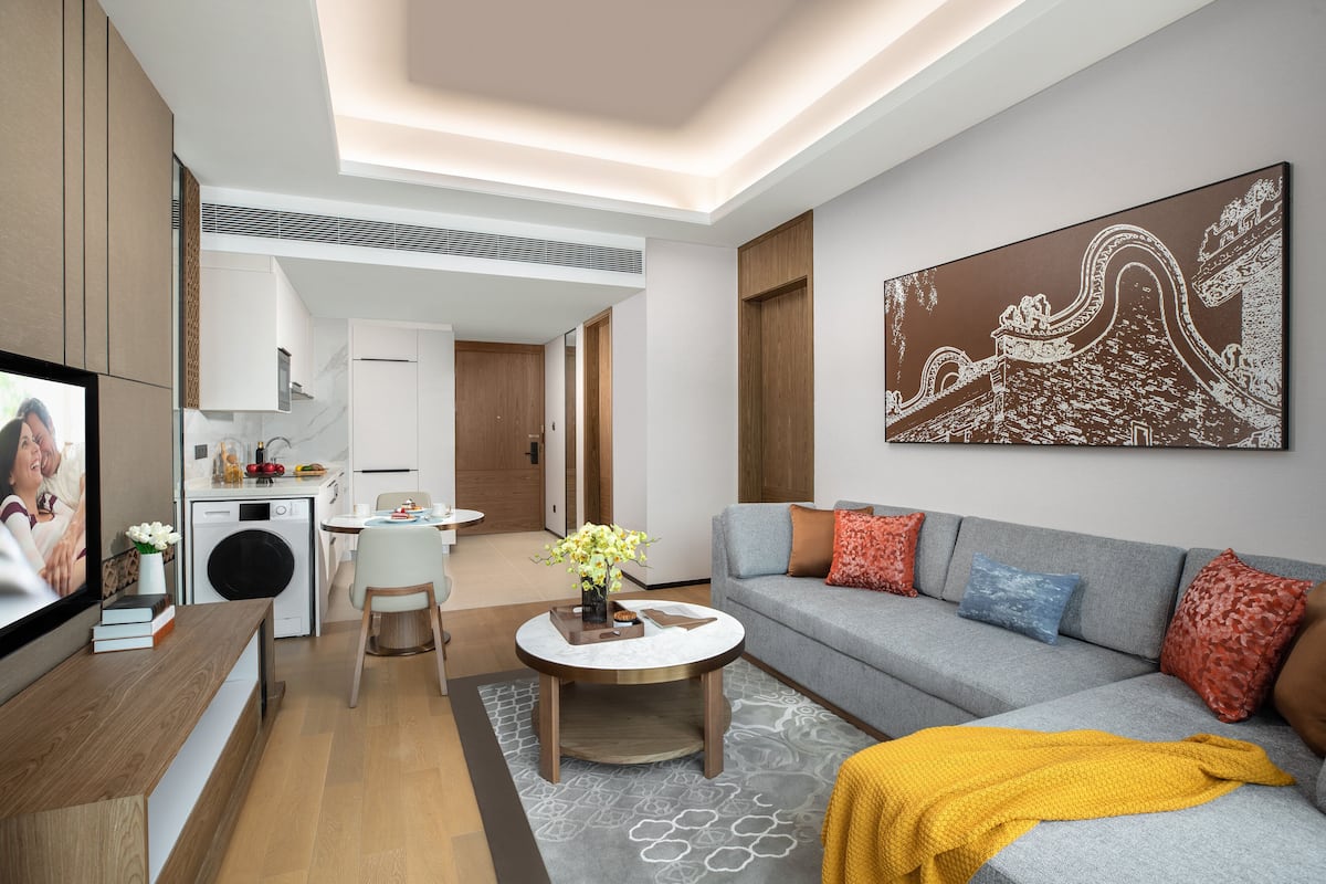 Deluxe-Zimmer, 1 Schlafzimmer | Wohnzimmer | 55-Zoll-LED-Fernseher mit Satellitenempfang, Fernseher, DVD-Player