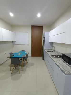 Fridge, microwave, oven, stovetop - beautiful loft ,two blocks from the beach , walk or ride a bike and explore  mzt (Mazatlán)