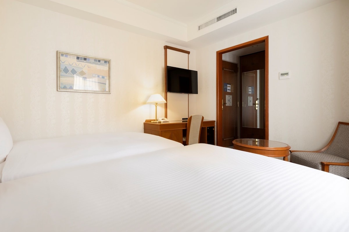 Bureau, Wi-Fi gratuit, draps fournis