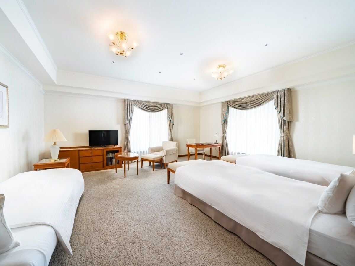 Junior Suite, Non Smoking | Desk, free WiFi, bed sheets