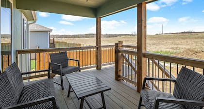 New Home in west Manhattan, Family Friendly and close to KSU!