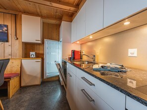 Réfrigérateur, lave-vaisselle