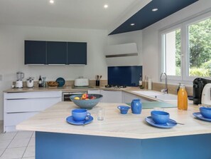 Kühlschrank, Mikrowelle, Ofen, Geschirrspüler
