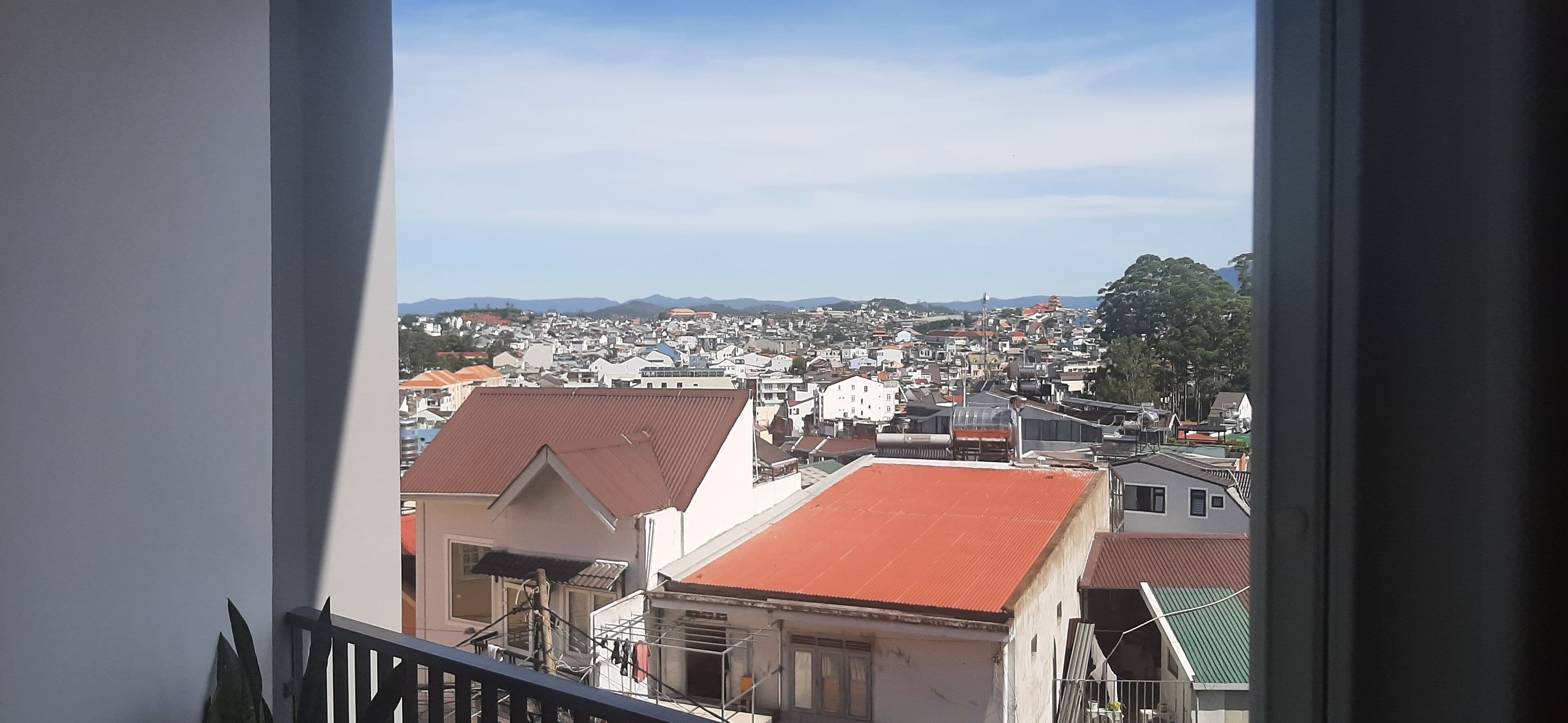 واي فاي مجانًا وملاءات أسرّة