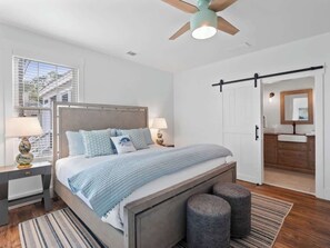 5 bedrooms, travel crib, WiFi, bed sheets