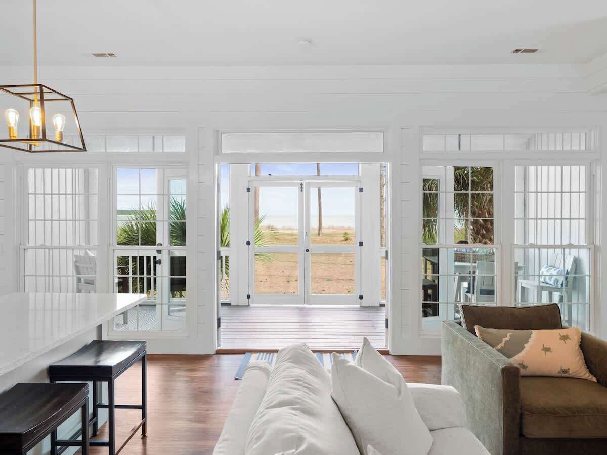 Flat-screen TV, fireplace