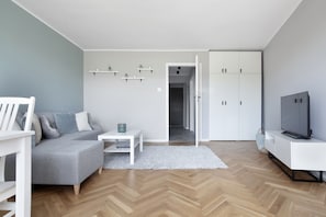 1 bedroom, premium bedding, iron/ironing board, free WiFi