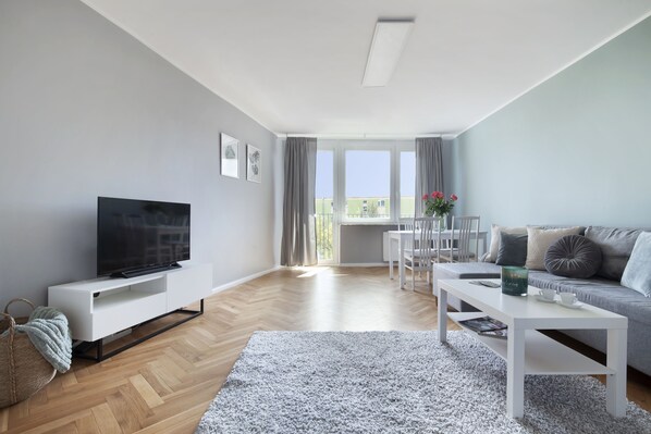 1 bedroom, premium bedding, iron/ironing board, free WiFi