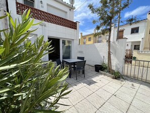 Outdoor dining - BYBLOS 69A Empuriabrava - INTERimmo (Empuriabrava)