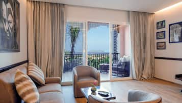 Hypo-allergenic bedding, free minibar, in-room safe