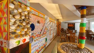 Se sirven desayunos, comidas, cenas y brunch