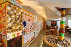 Ze serveren er ontbijt, lunch, diner en brunch 