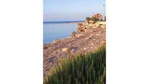 Una spiaggia nelle vicinanze