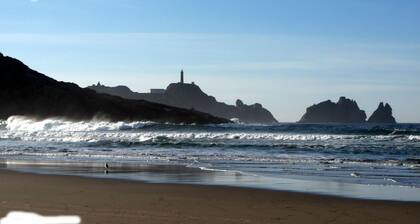 In the heart of Costa da Morte and Camiño dos Faros, near beaches in the middle of nature.