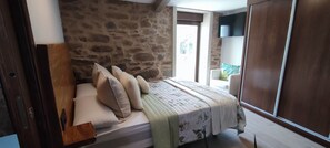 1 chambre, lit parapluie, draps fournis