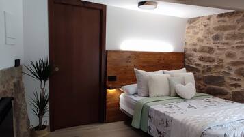 1 Schlafzimmer, Reisekinderbett, Bettwäsche