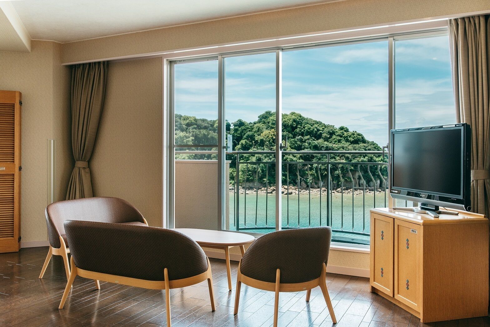 特別和洋室（バス付）禁煙 | セーフティボックス (室内)、WiFi (無料)