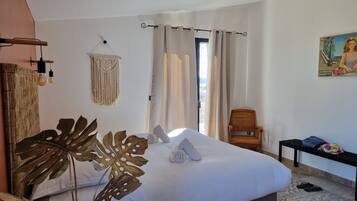 3 chambres, lit parapluie, Wi-Fi gratuit, draps fournis