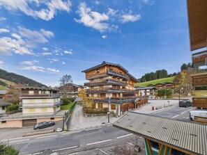 Exterior - Cozy apartment near center and slopes with balcony, parking, sleeps 6 (Les Gets)