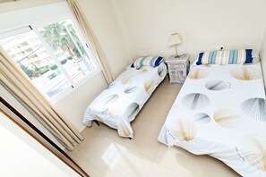 2 Schlafzimmer, Bügeleisen/Bügelbrett, Bettwäsche