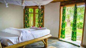 Schreibtisch, laptopgeeigneter Arbeitsplatz, BettwÀsche