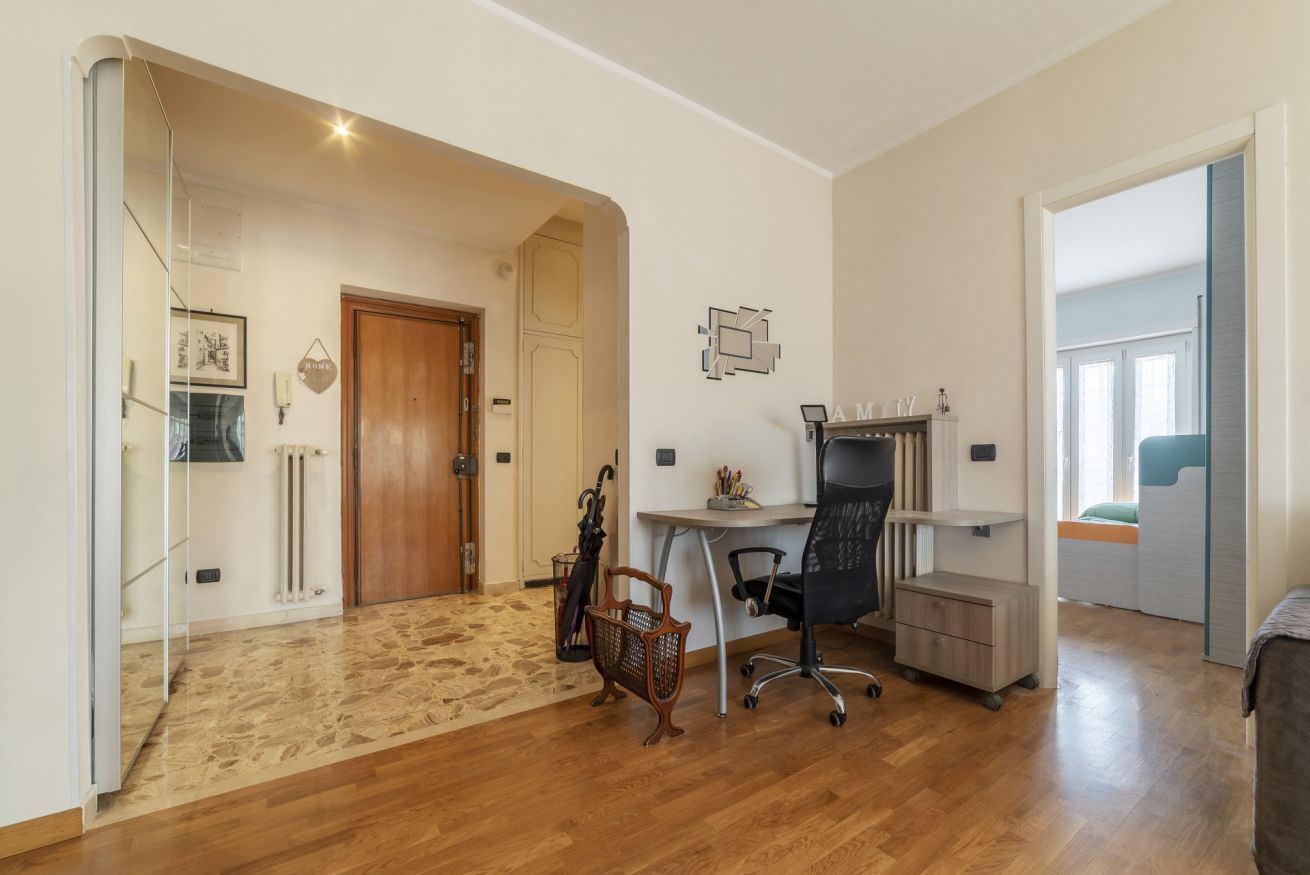 2 bedrooms, iron/ironing board, WiFi