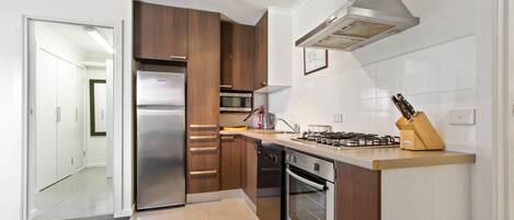 Microondas, horno y lavavajillas