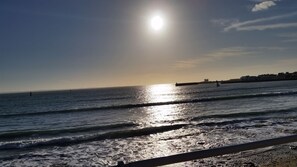 Una playa cerca