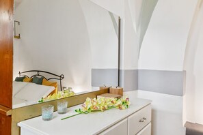 1 soverom, strykejern/-brett, wi-fi og sengetøy