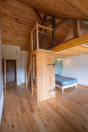 7 chambres, fer et planche à repasser, lit parapluie, Wi-Fi gratuit