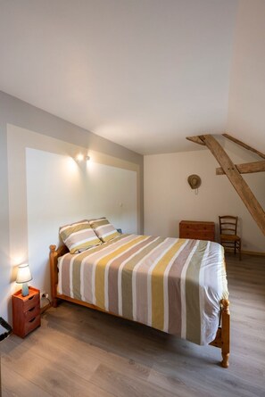 7 soverom, strykejern/-brett, reiseseng for barn og wi-fi (inkludert)