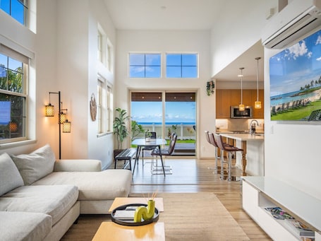 Smart TV, stereo. 3BR, Near Beach, Game RM, Private Spa, Pool, Gym
